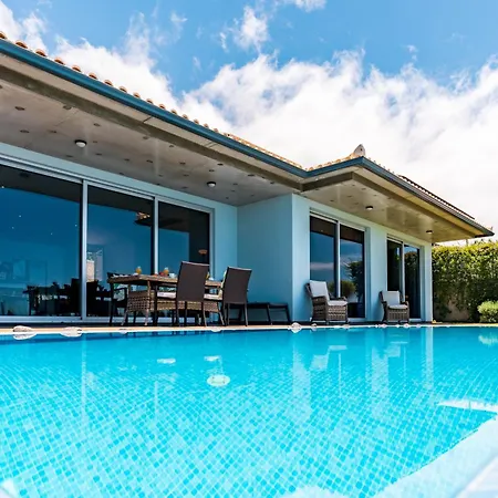 Pinheira Iii Heated Pool *