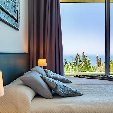 Pinheira Iii Heated Pool Nyaraló