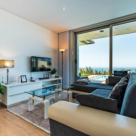 Pinheira Iii Heated Pool Nyaraló