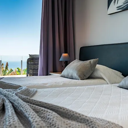 Nyaraló Pinheira Iii Heated Pool Calheta