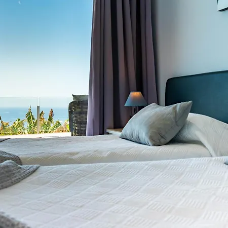 Pinheira Iii Heated Pool Nyaraló *