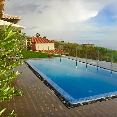 Pinheira Iii Heated Pool