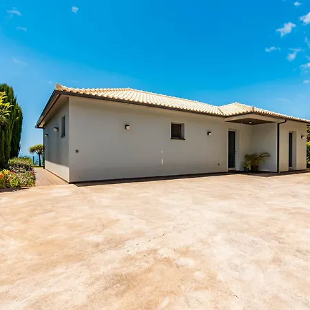 Vakantiehuis Pinheira Iii Heated Pool