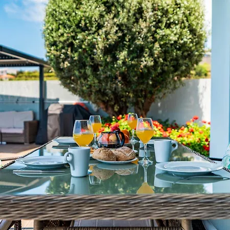 Pinheira Iii Heated Pool Vakantiehuis *