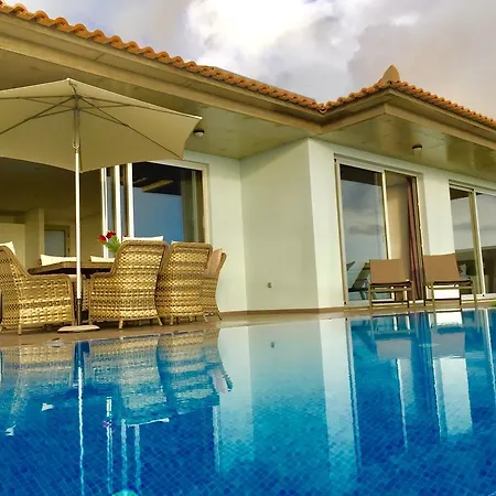 Pinheira Iii Heated Pool Calheta (Madeira)