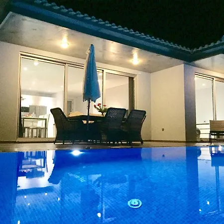 Casa de Férias Pinheira Iii Heated Pool Calheta (Madeira)