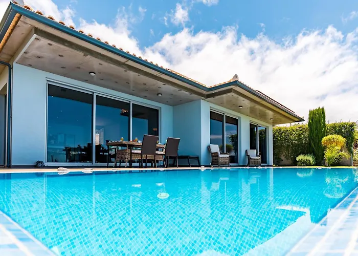 Pinheira Iii Heated Pool *