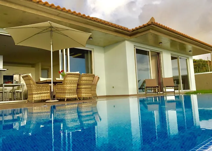 Pinheira Iii Heated Pool Calheta (Madeira)