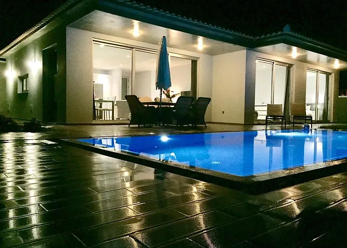 Pinheira Iii Heated Pool Calheta (Madeira)